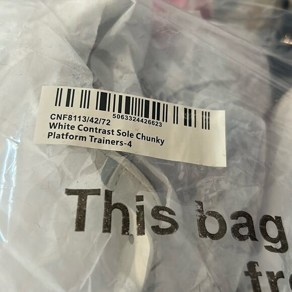 PrettyLittleThing Contrast Sole Chunky Platform Sneakers White Size NWT Size 6US - Picture 3 of 10